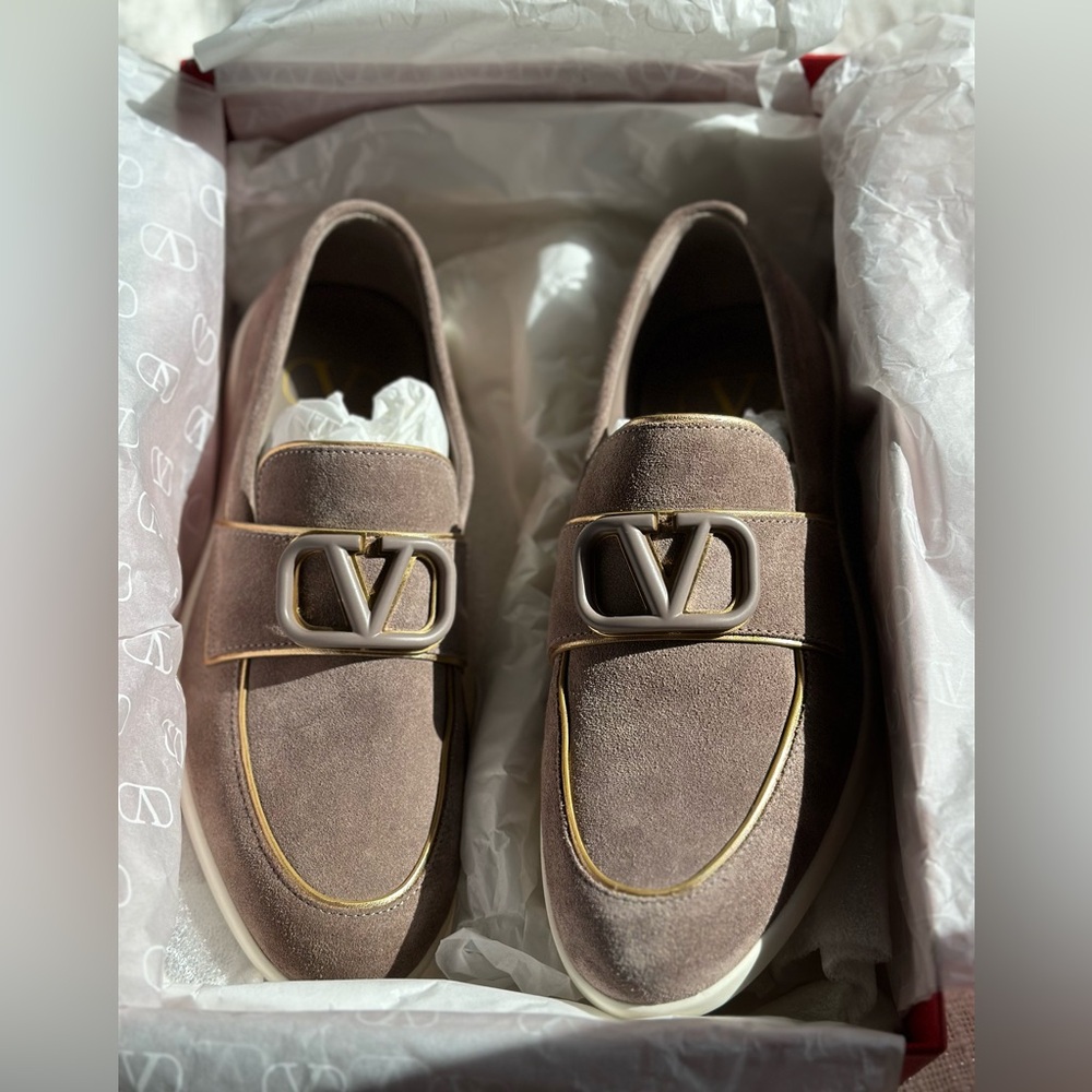 Preloved Valentino Garavani Leisure Flows loafer in split leather